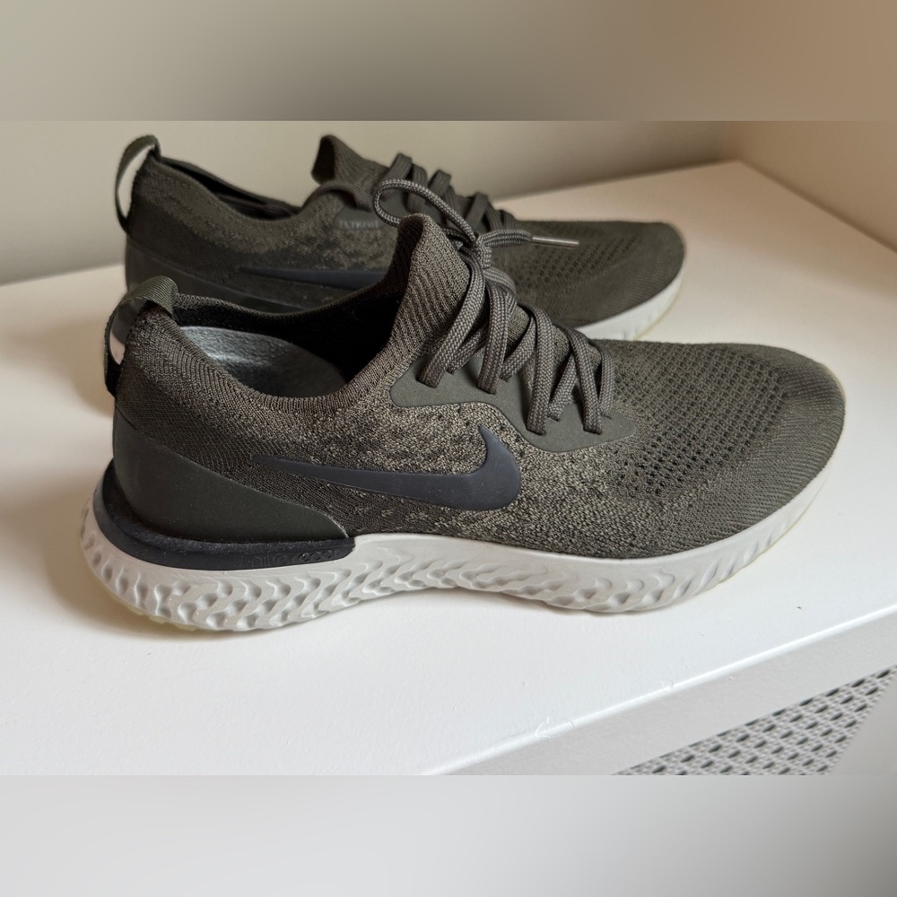 Nike Epic React Army Green and Gray Sneakers Men’s size 7.5 // Women’s size 9